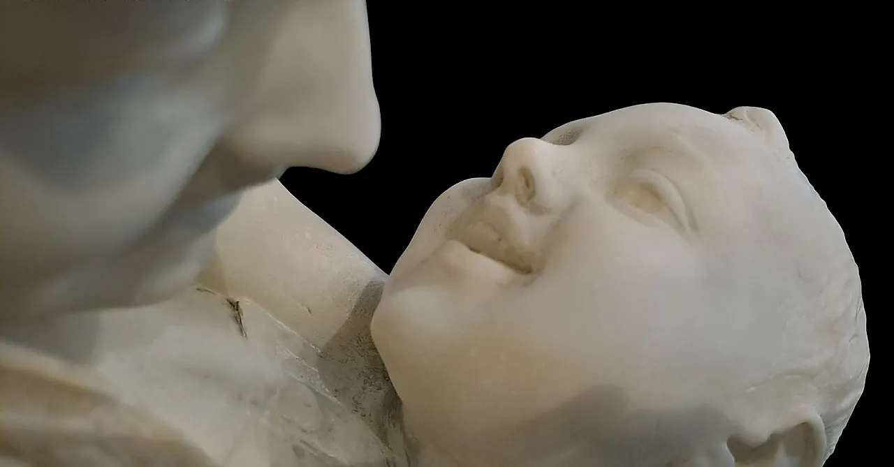 Amore materno, scultura in alabastro, Emilio Fiaschi (1858 - 1941) 7