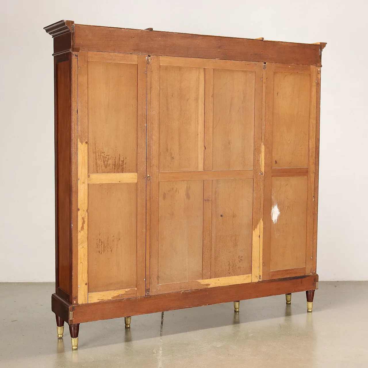 Wood bookcase with glass doors and gilded metal details 9