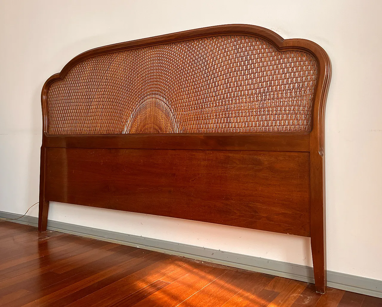 Testiera letto matrimoniale in legno e paglia di Vienna, '900 2