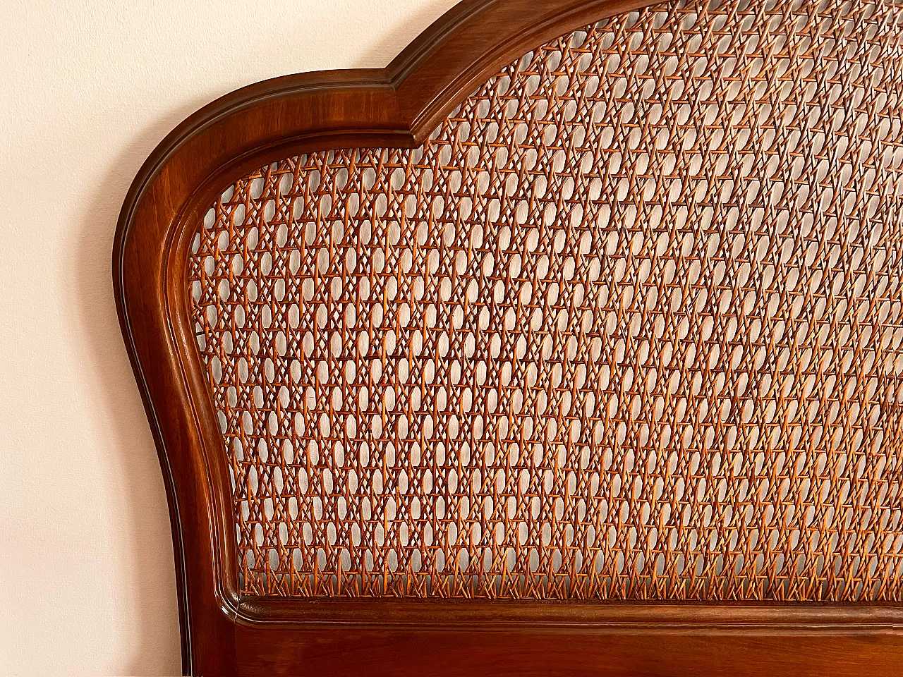 Testiera letto matrimoniale in legno e paglia di Vienna, '900 4