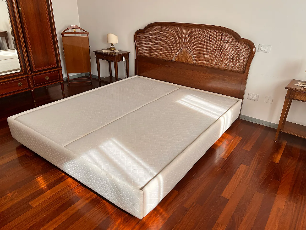 Testiera letto matrimoniale in legno e paglia di Vienna, '900 9