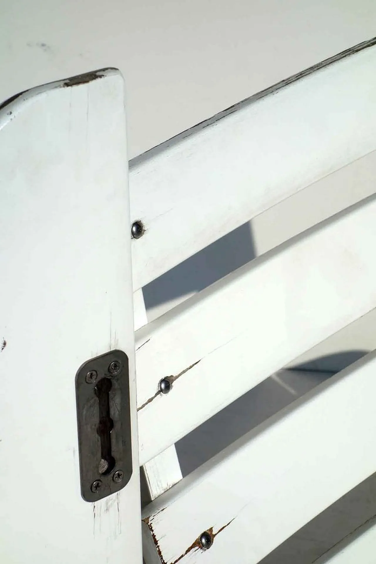 Poltrona da giardino pieghevole in legno bianco, anni '60 10