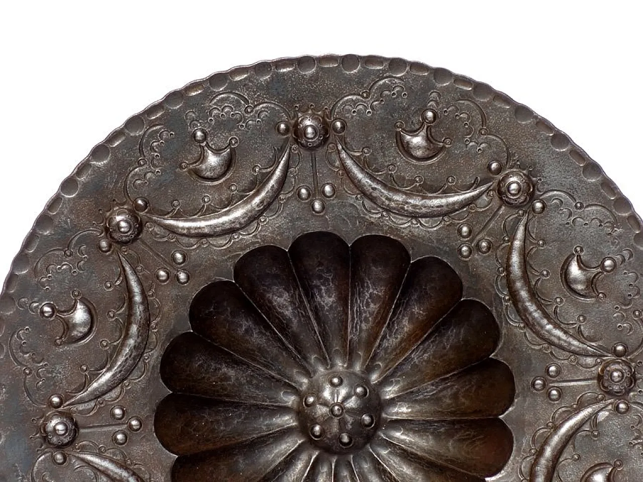 Piatto Liberty in ferro battuto di Savini, inizio '900 7