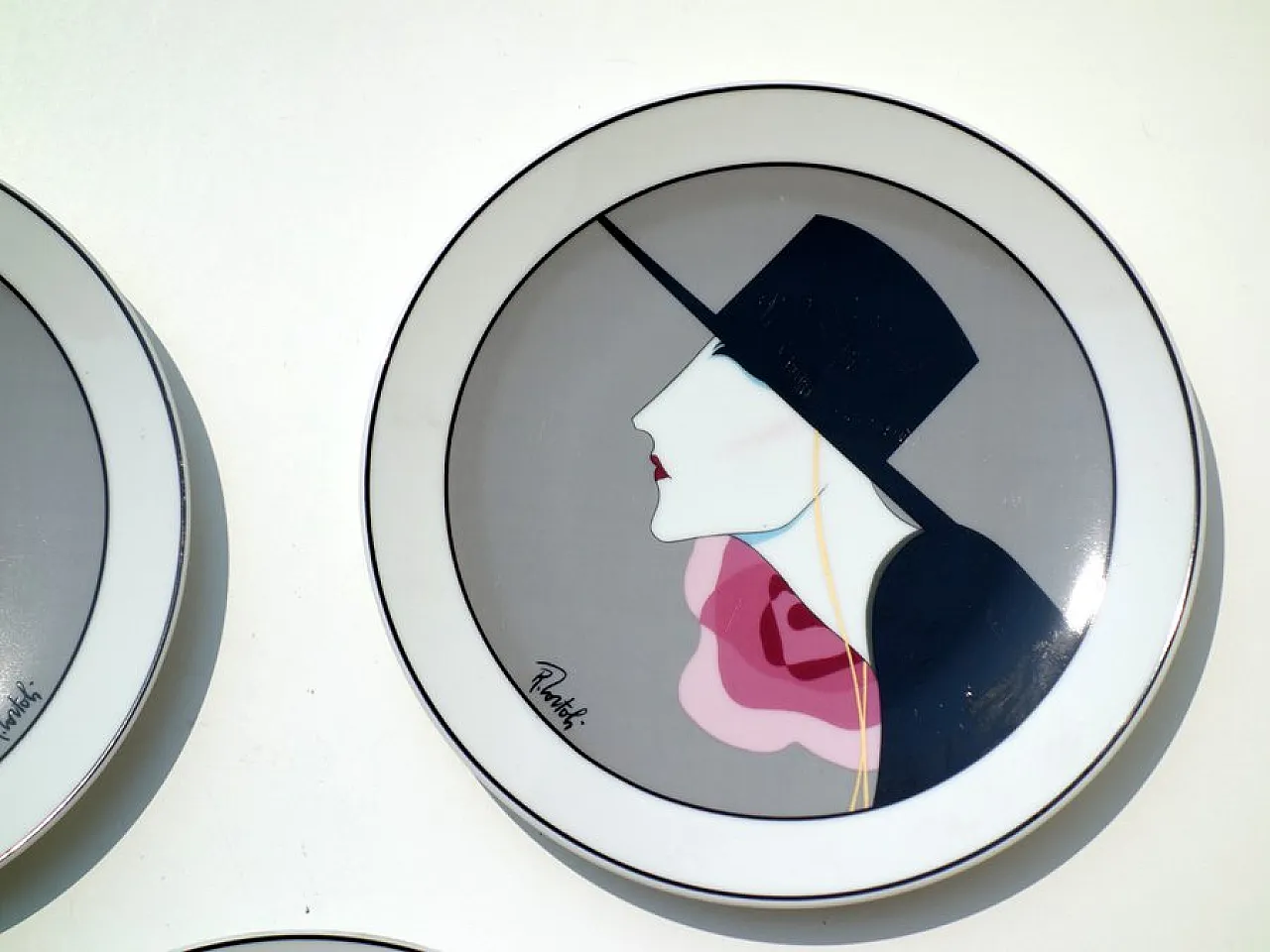 3 Piatti Revival Fashion Art Déco in porcellana, anni '80 3