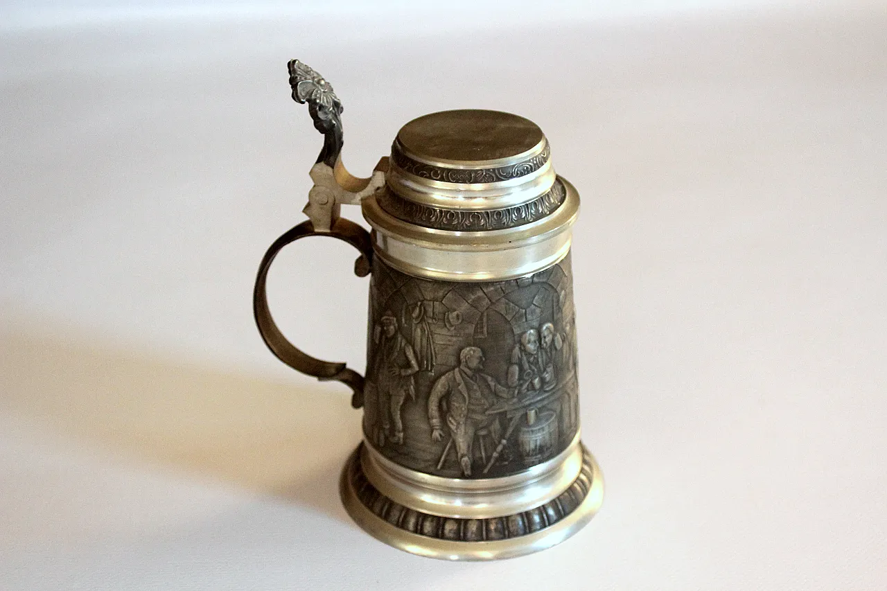 Tazza di birra in peltro con incisione e coperchio tradizionali, 1970 1