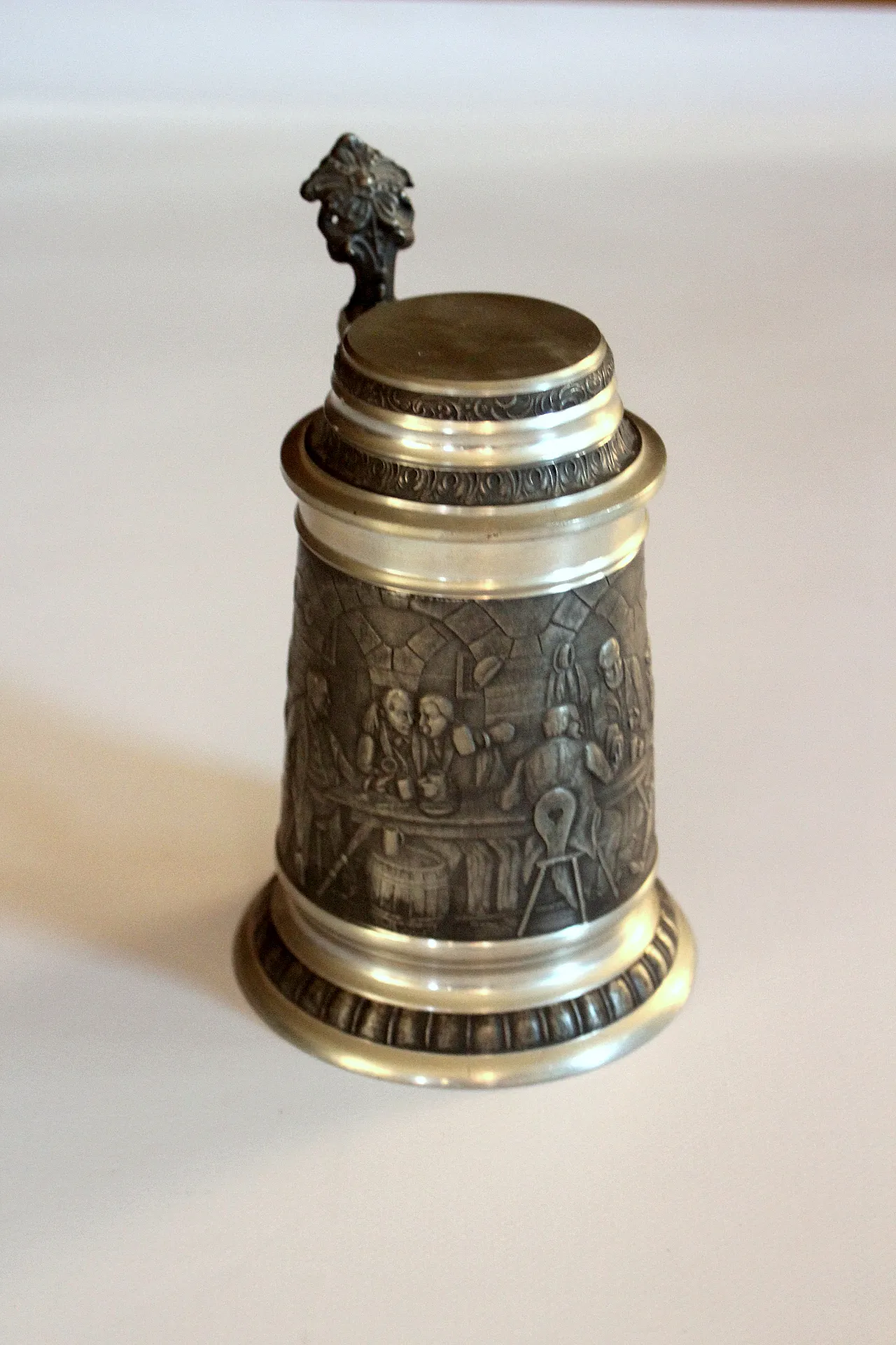 Tazza di birra in peltro con incisione e coperchio tradizionali, 1970 2