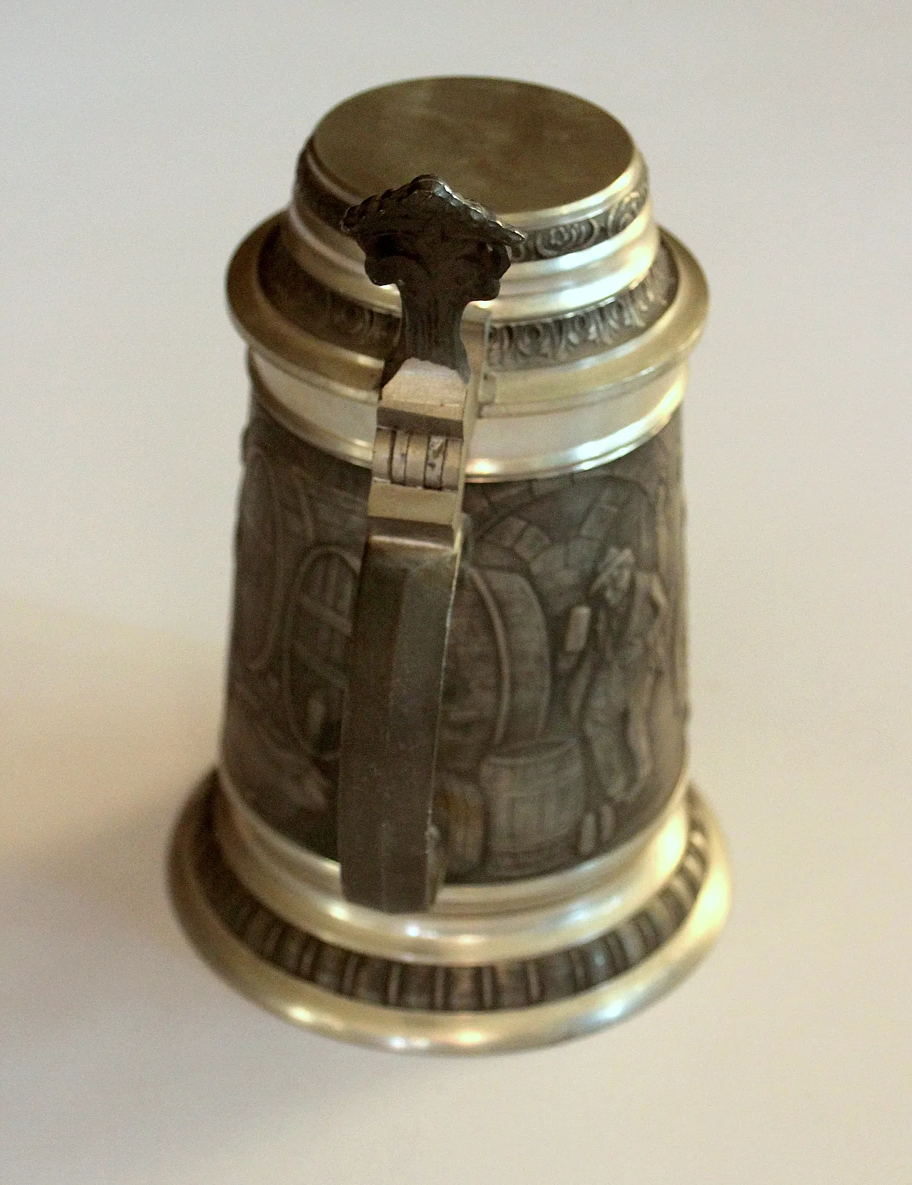 Tazza di birra in peltro con incisione e coperchio tradizionali, 1970 5