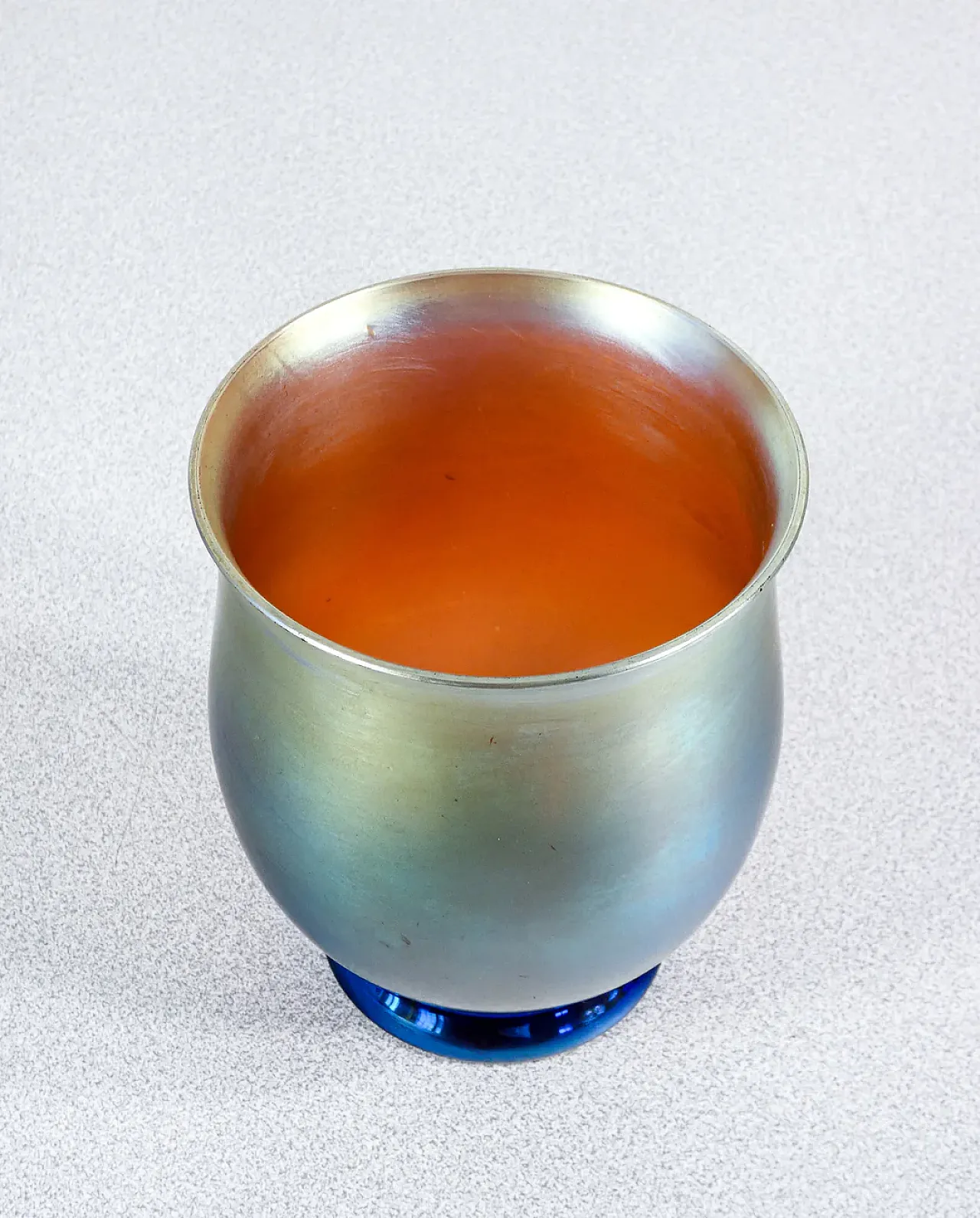 Vaso Myra in vetro soffiato iridescente, primo '900 4