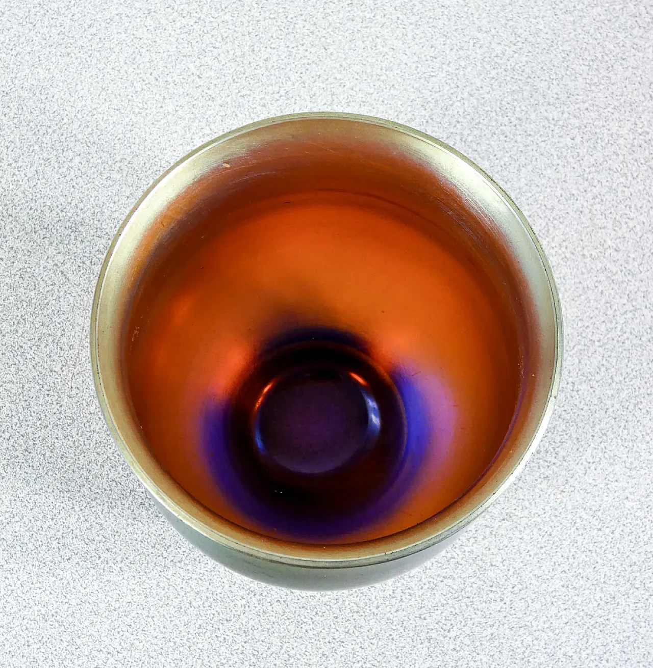 Vaso Myra in vetro soffiato iridescente, primo '900 5