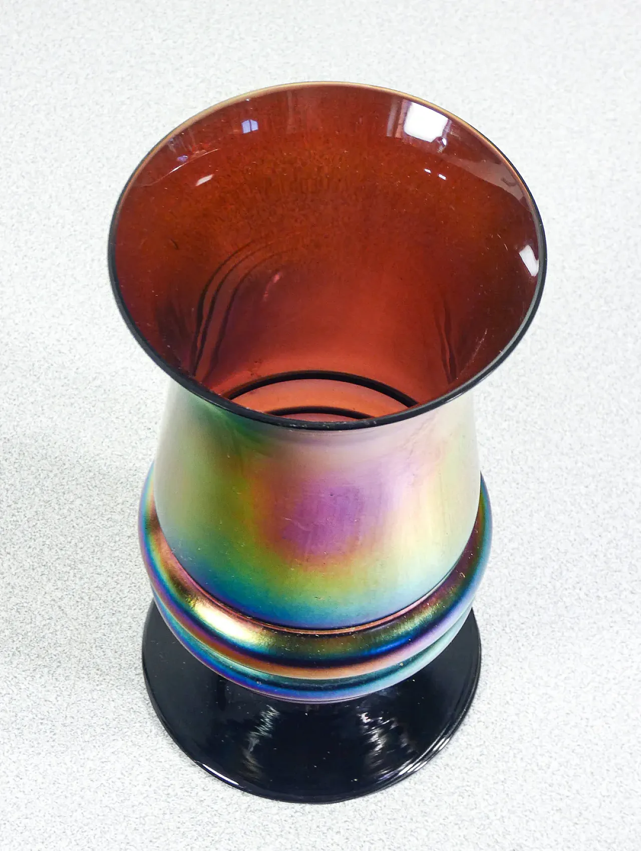 Myra vase in iridescent blown glass, early 20th century 5