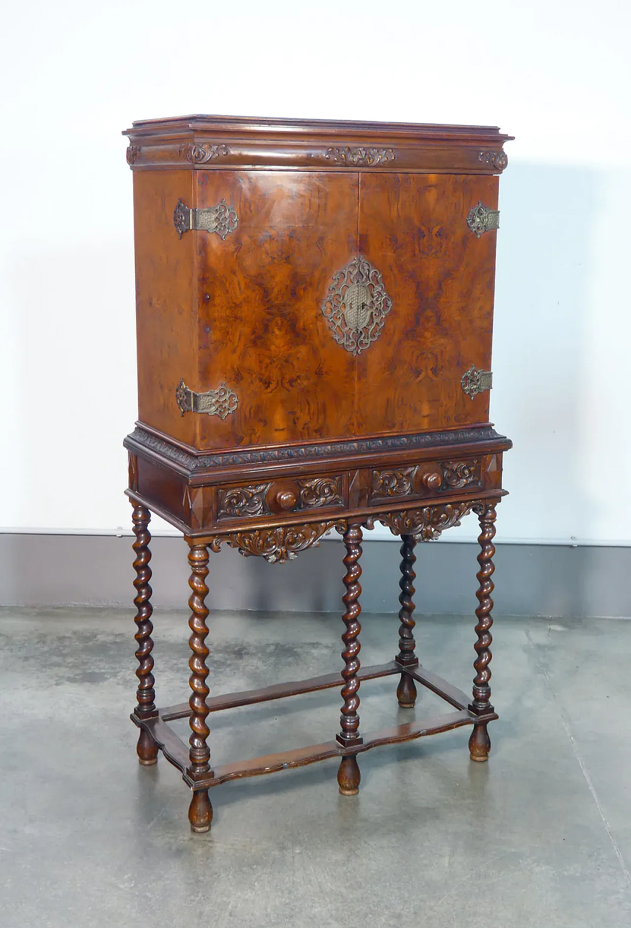 Louis XIII walnut secretaire, early 20th century 3