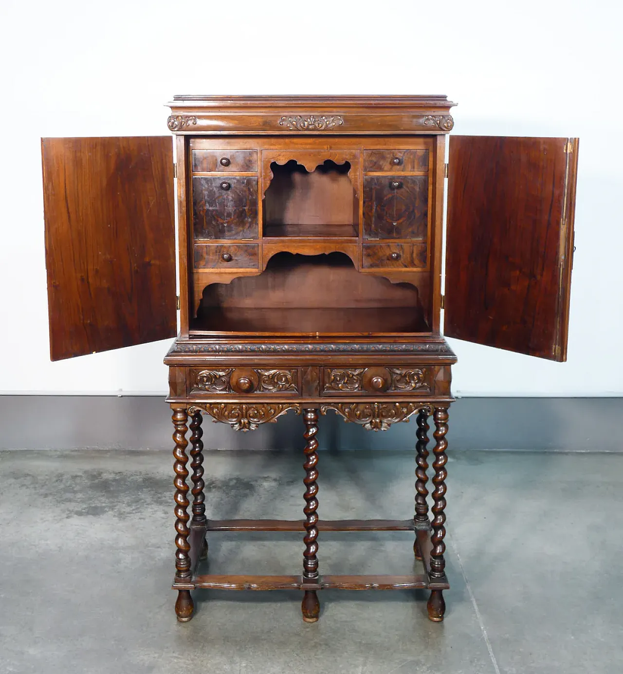 Louis XIII walnut secretaire, early 20th century 4