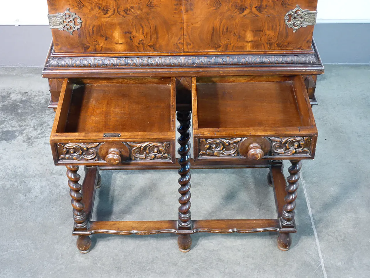 Louis XIII walnut secretaire, early 20th century 10