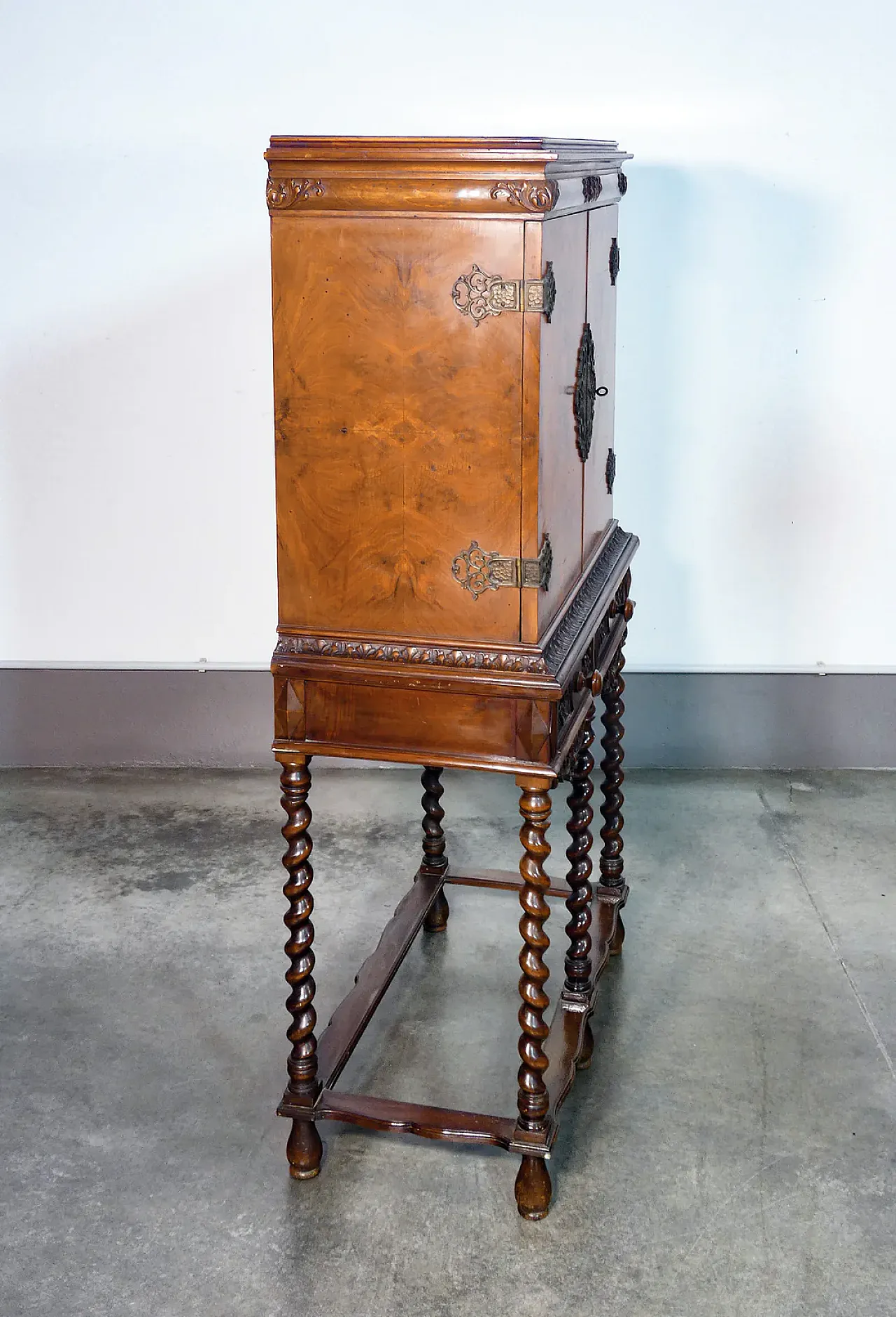 Louis XIII walnut secretaire, early 20th century 11