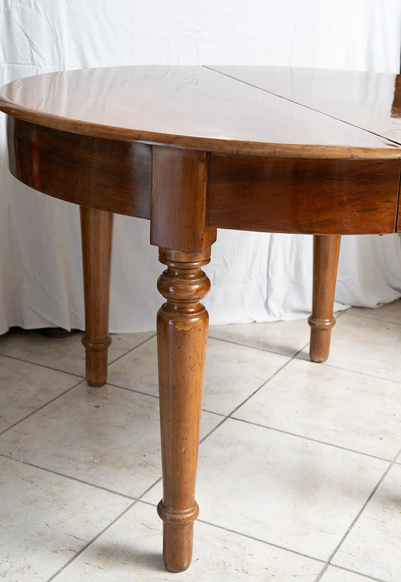 Extendable table Luigi Filippo Napoletano in solid walnut, 19th c. 2