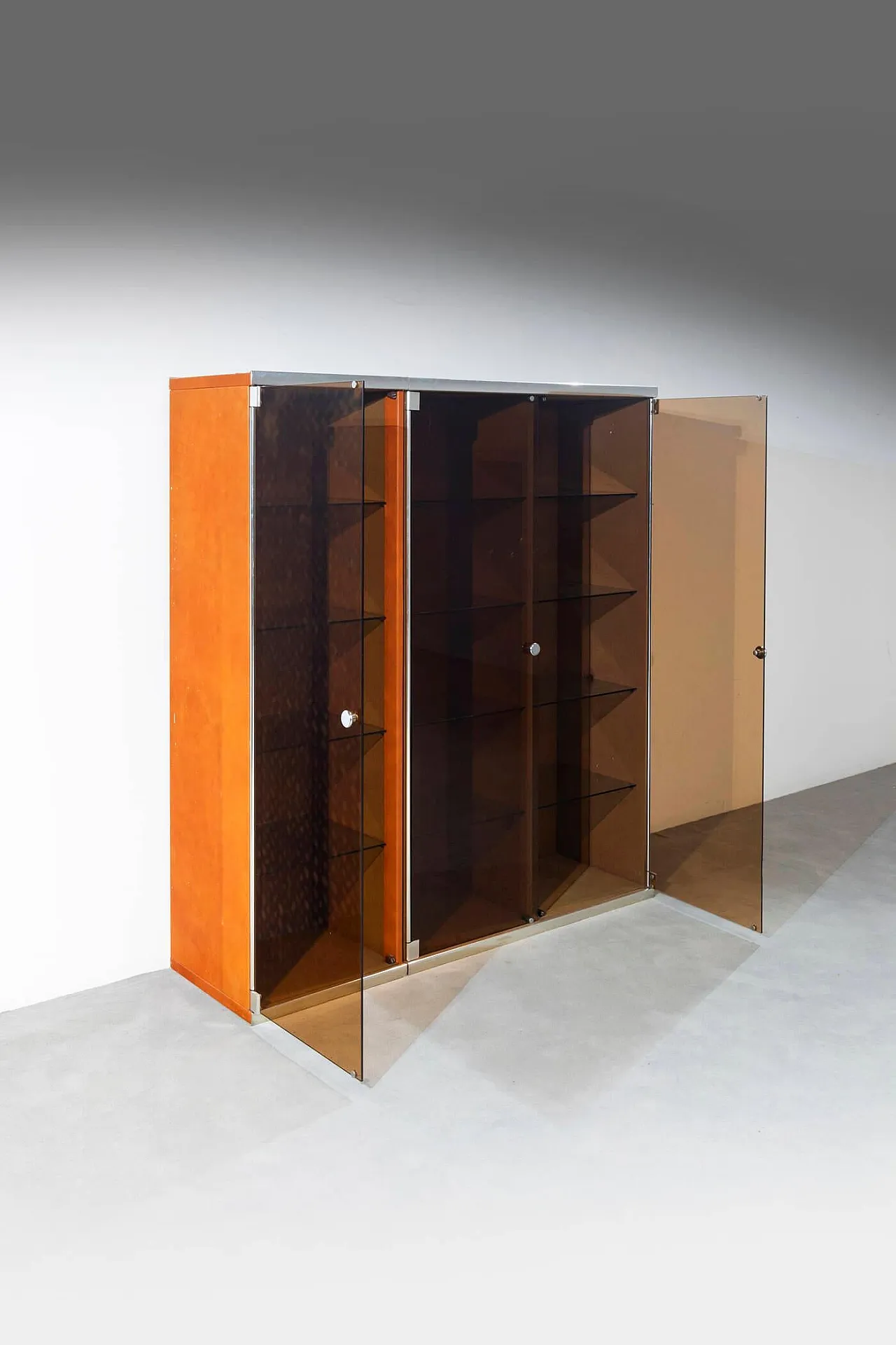 Coppia di vetrinette di Guido Faleschini per Mariani, anni '70 2