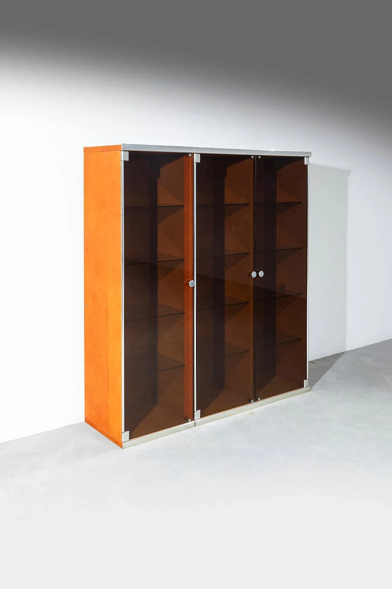 Coppia di vetrinette di Guido Faleschini per Mariani, anni '70 6