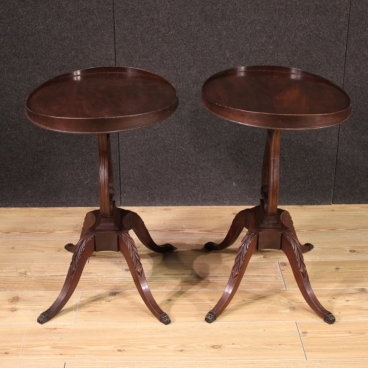 Pair of English tables with lira supports, '900 3