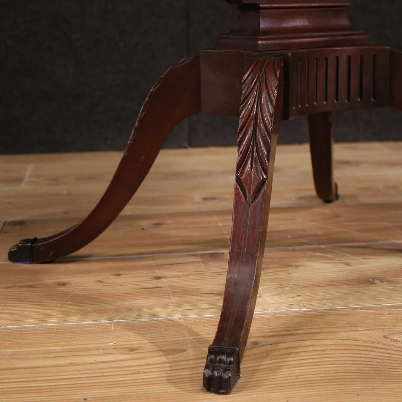 Pair of English tables with lira supports, '900 10