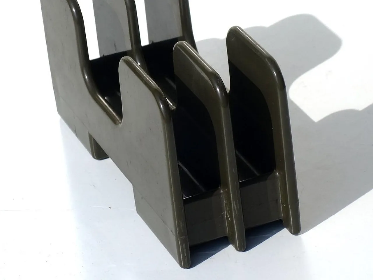 Portalettere sintetico di Ettore Sottsass per Olivetti, anni '70 4