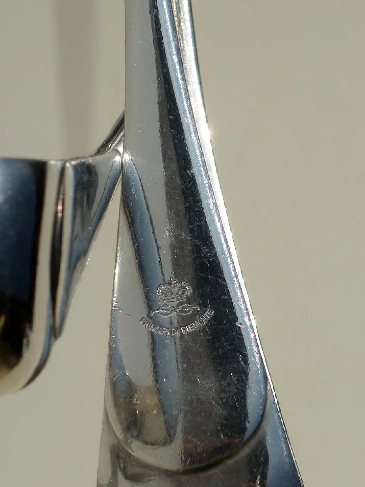 Coppia di pinze per asparagi in argento nichelato di Broggie, anni '30 4