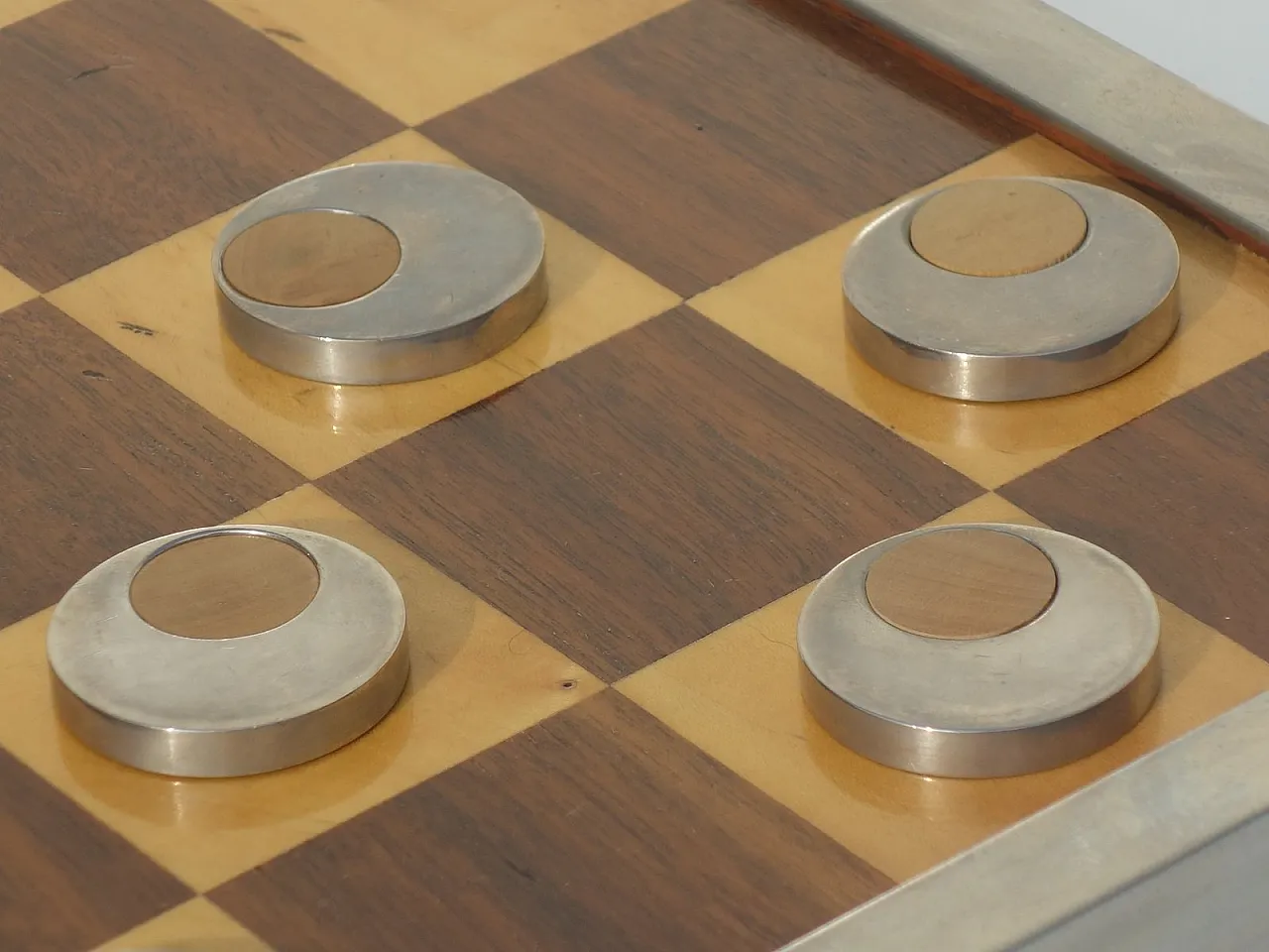 Tavolo da gioco in ottone e metallo cromato, anni '70 7