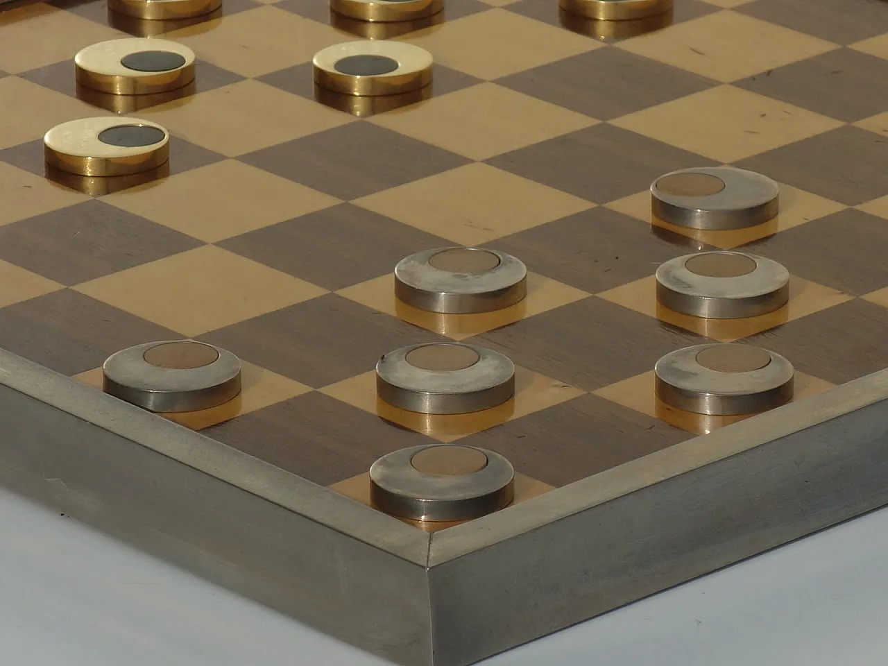 Tavolo da gioco in ottone e metallo cromato, anni '70 12