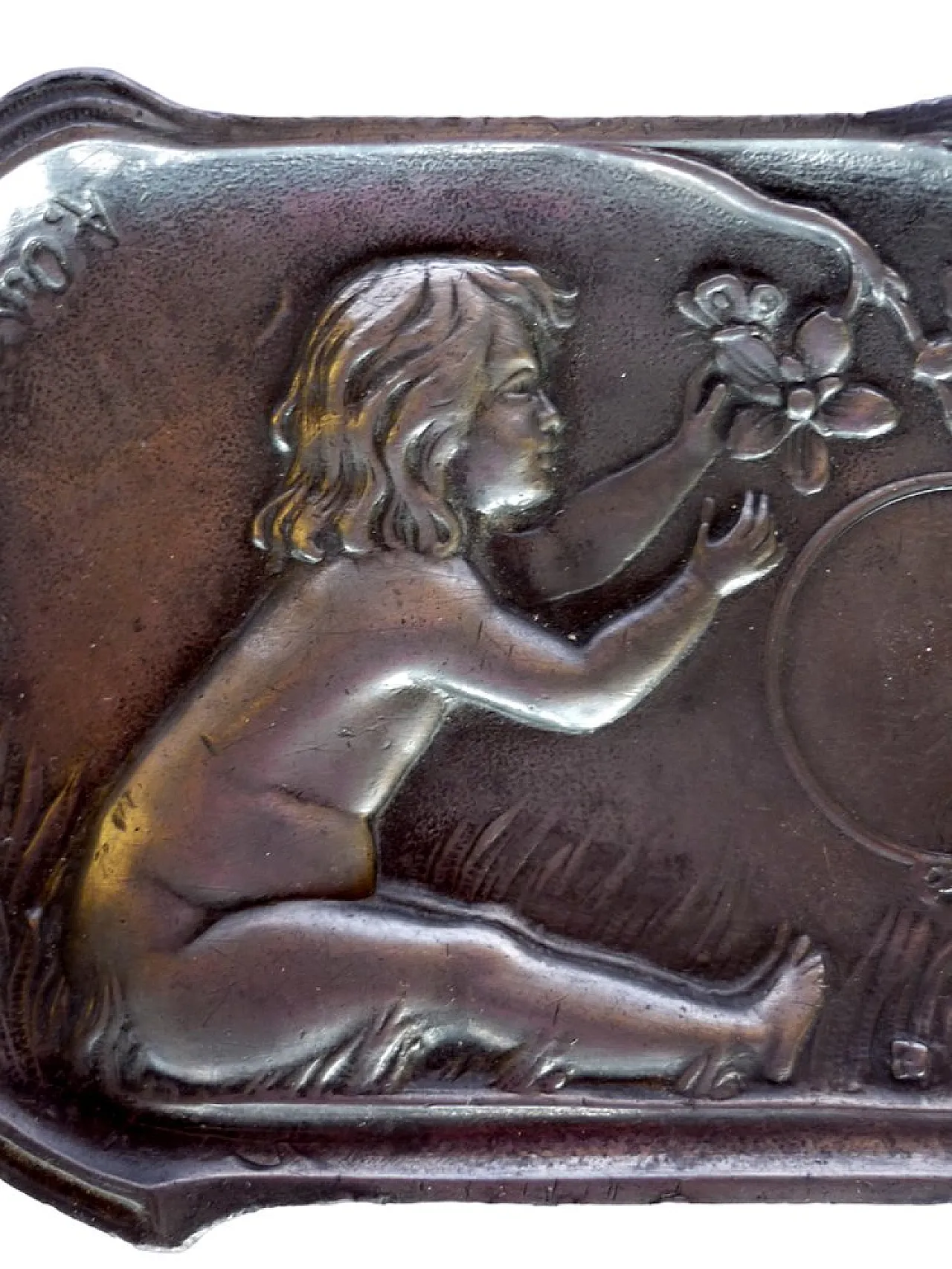 Posacenere Art Nouveau in peltro o piatto con motivo bambino, inizio '900 6