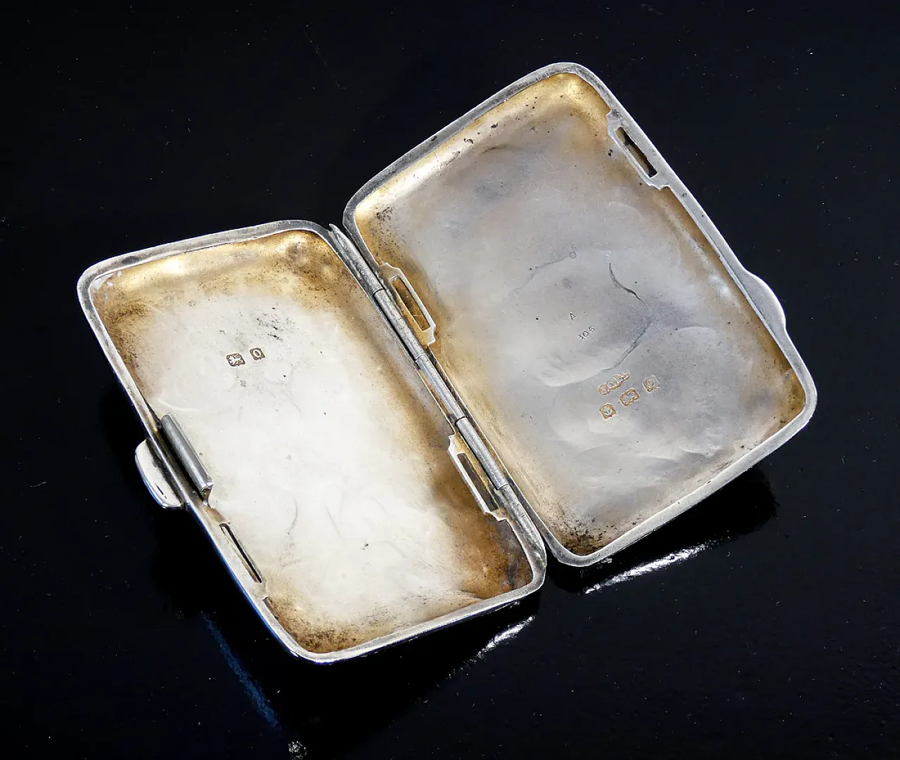 Chiselled sterling silver cigarette case, 1910s 7