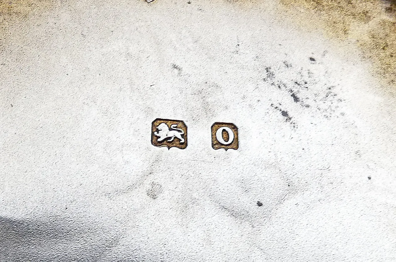 Chiselled sterling silver cigarette case, 1910s 9