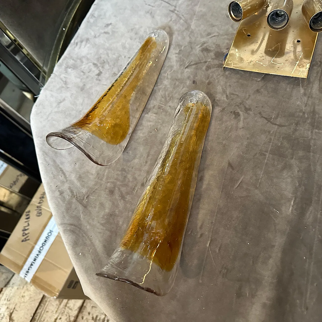 Pair of Murano glass petal wall lamps, 1970s 5