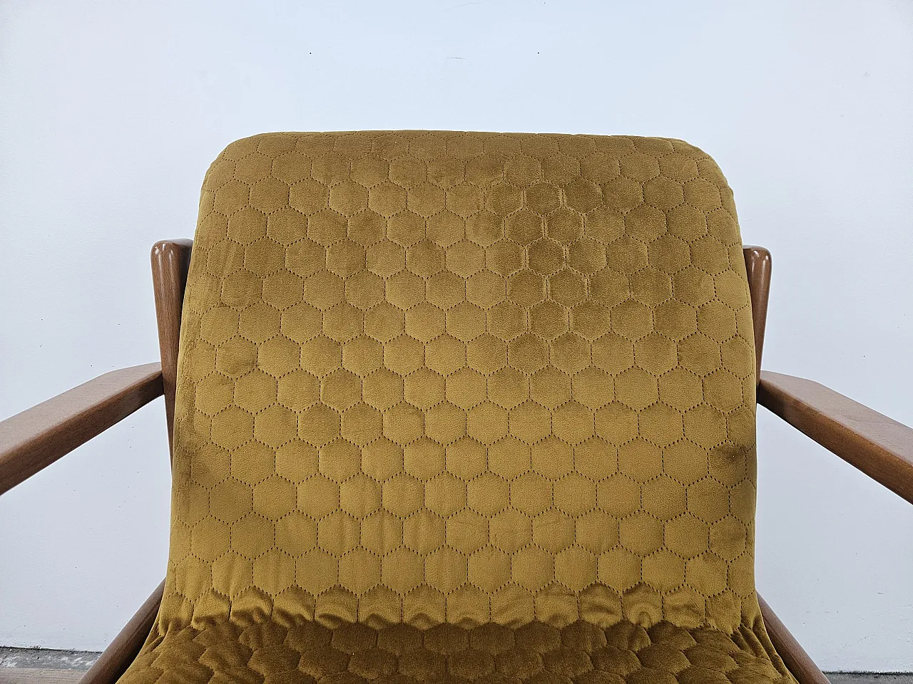 Padded armchair lounge in beech, 80s 7