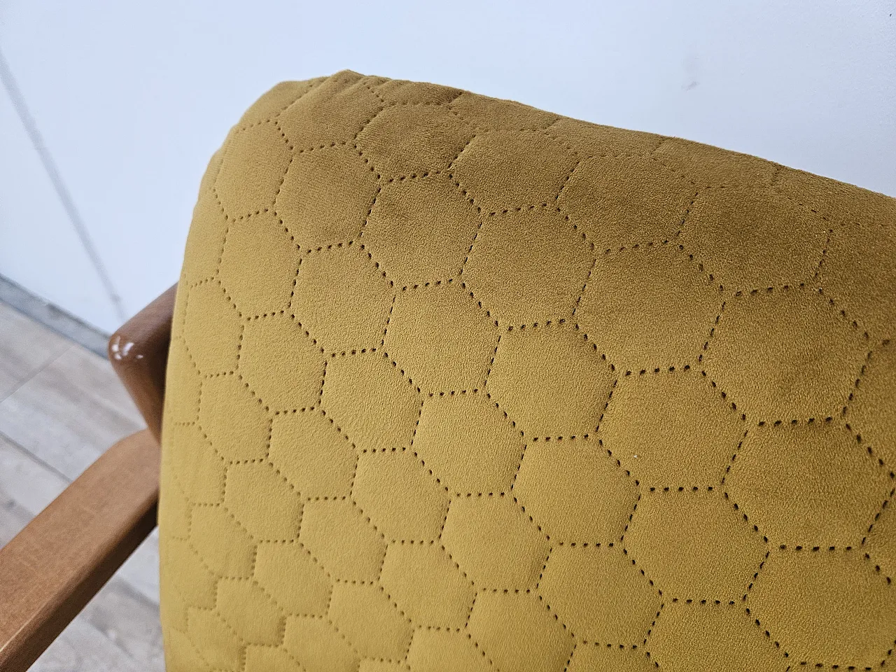 Padded armchair lounge in beech, 80s 9