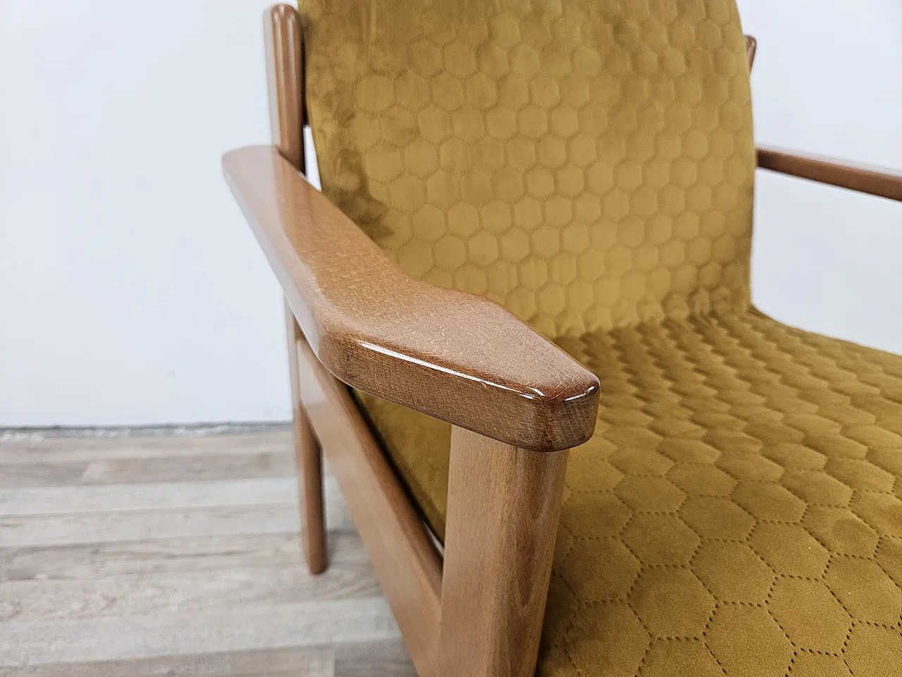 Padded armchair lounge in beech, 80s 12