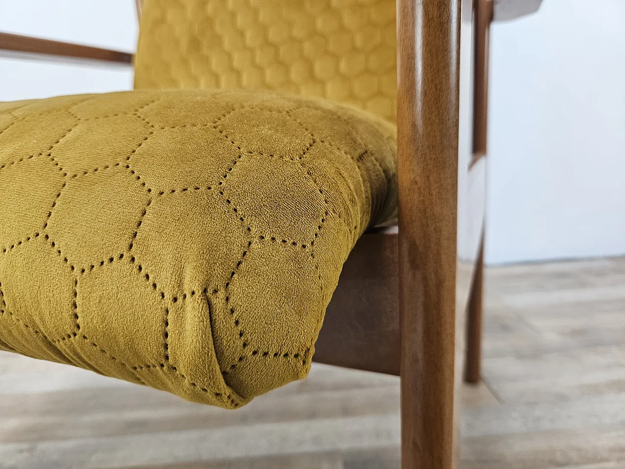 Padded armchair lounge in beech, 80s 16