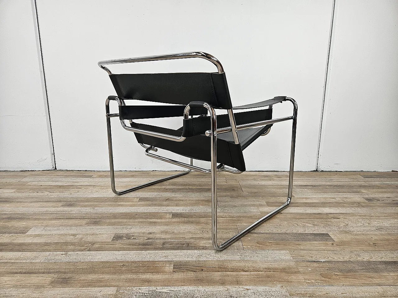 Armchair in chromed tubular and black leather, 70s 3