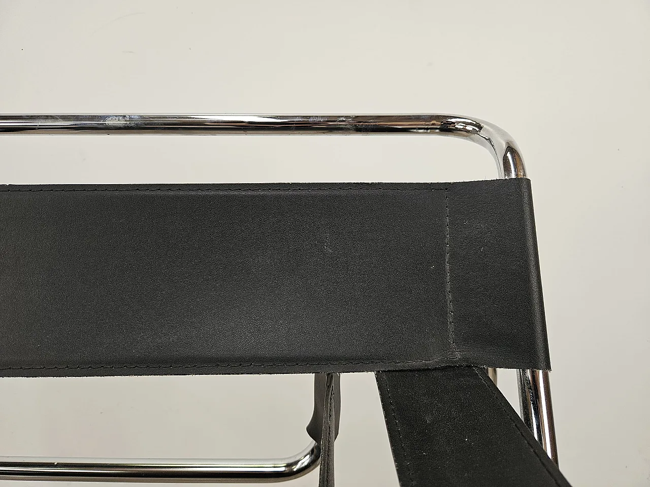 Armchair in chromed tubular and black leather, 70s 7