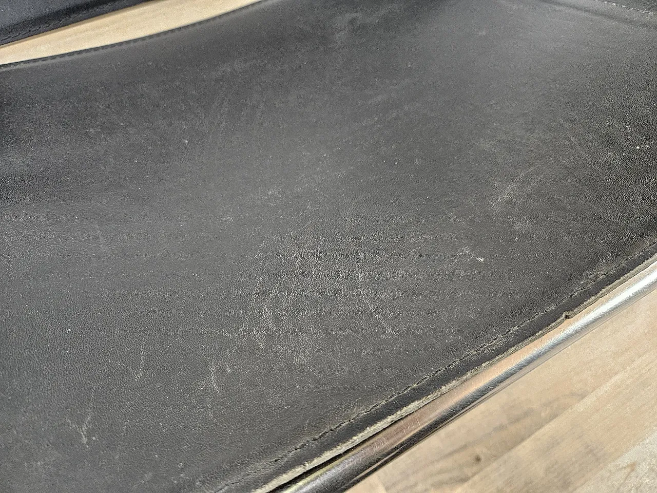 Armchair in chromed tubular and black leather, 70s 13