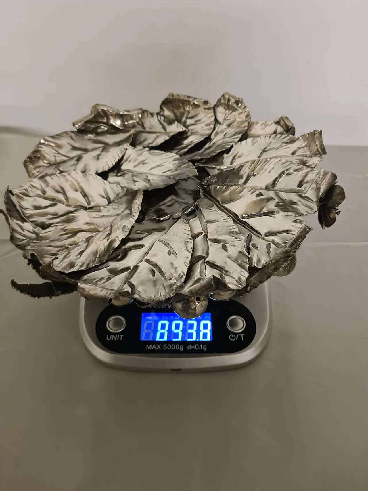 Centerpiece with silver lid, 1