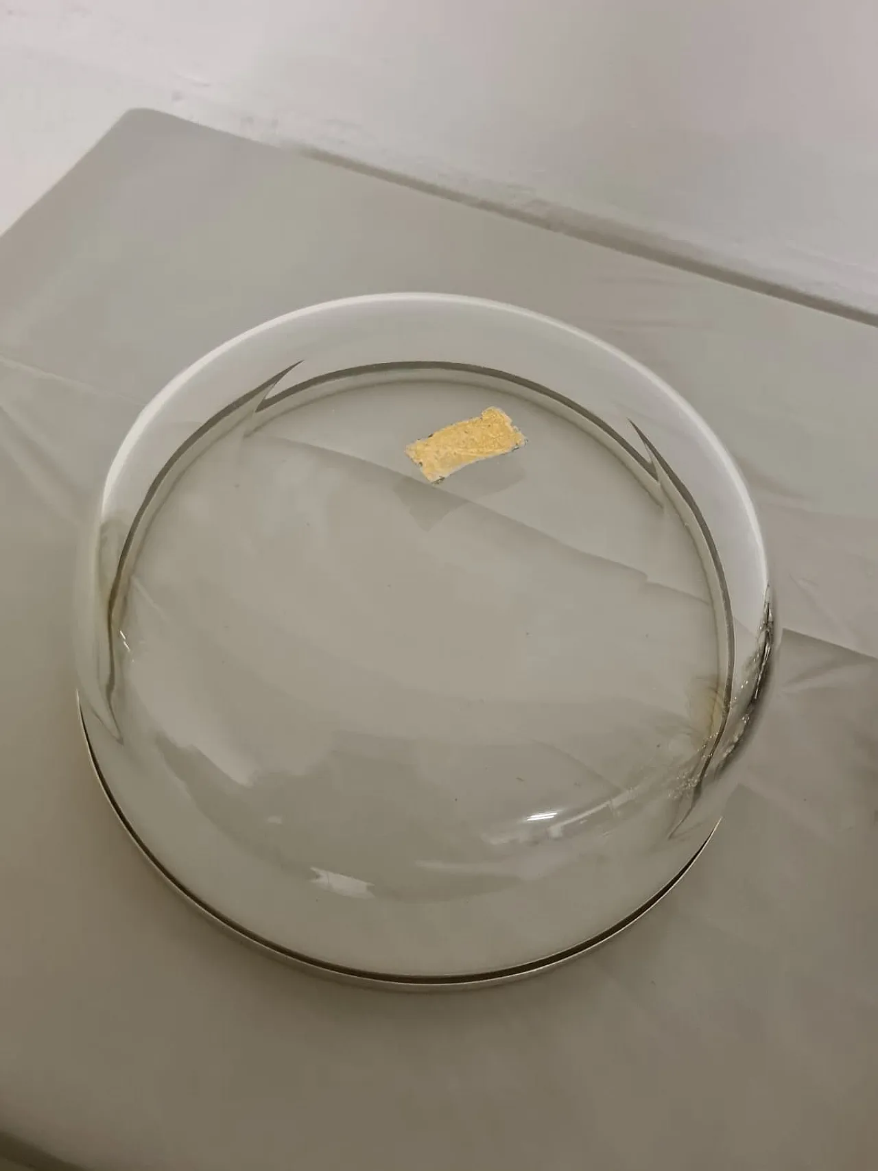 Centerpiece with silver lid, 2