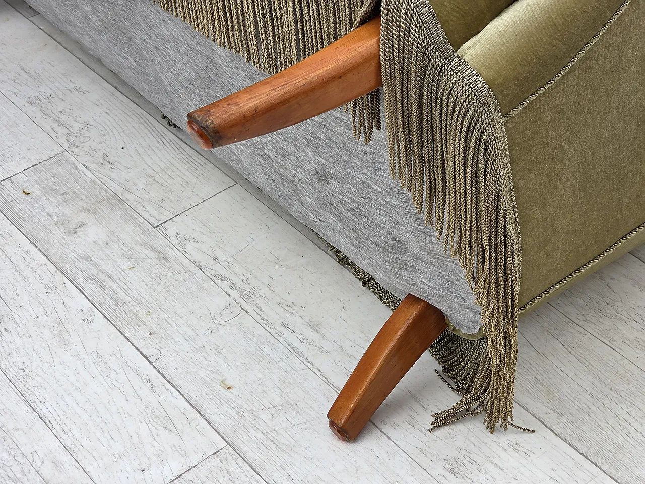 Divano danese a 2 posti, velluto verde, gambe in faggio, Anni '60 20