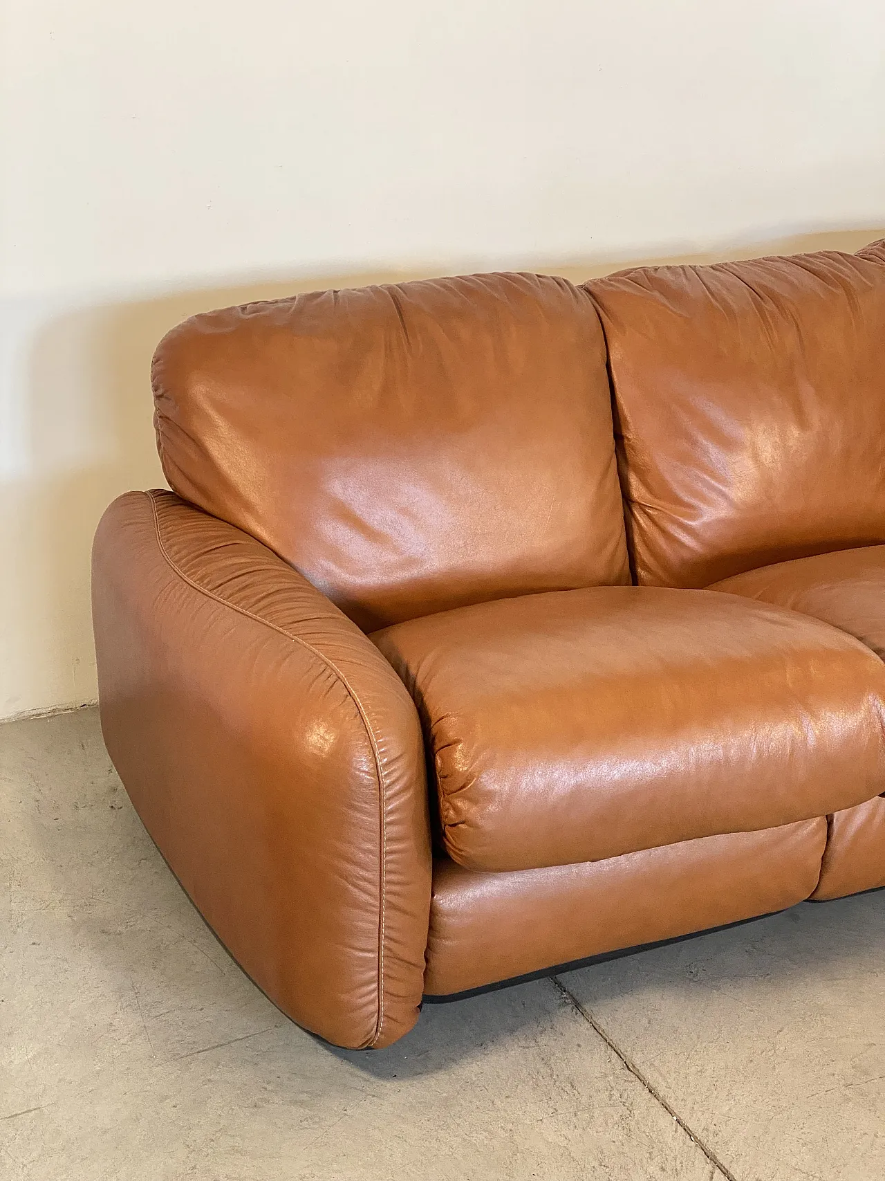 Leather sofa mod. Piumotto di Arrigo Arrigoni for Busnelli 70s 2
