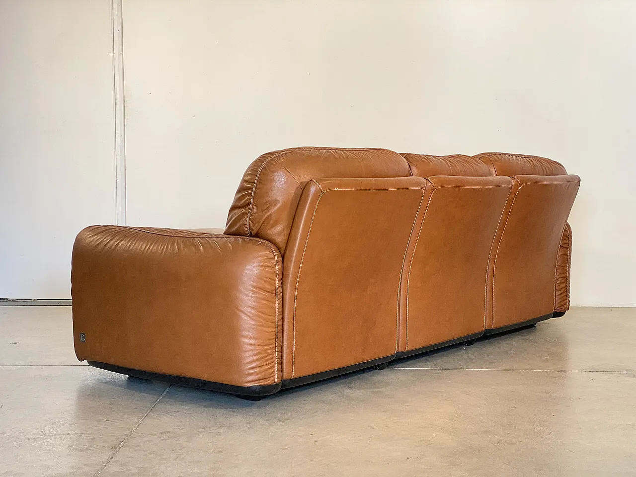 Leather sofa mod. Piumotto di Arrigo Arrigoni for Busnelli 70s 6