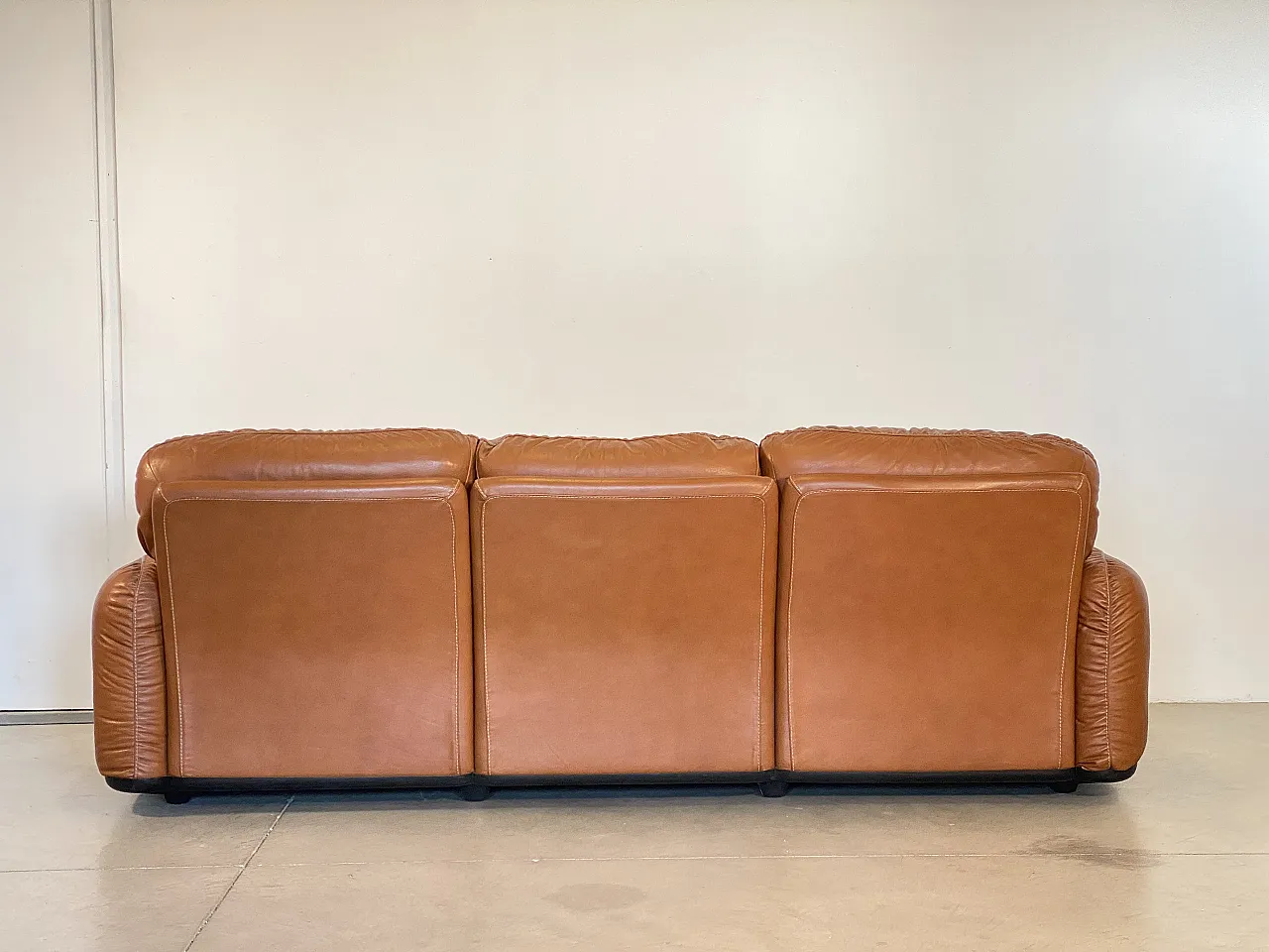 Leather sofa mod. Piumotto di Arrigo Arrigoni for Busnelli 70s 8