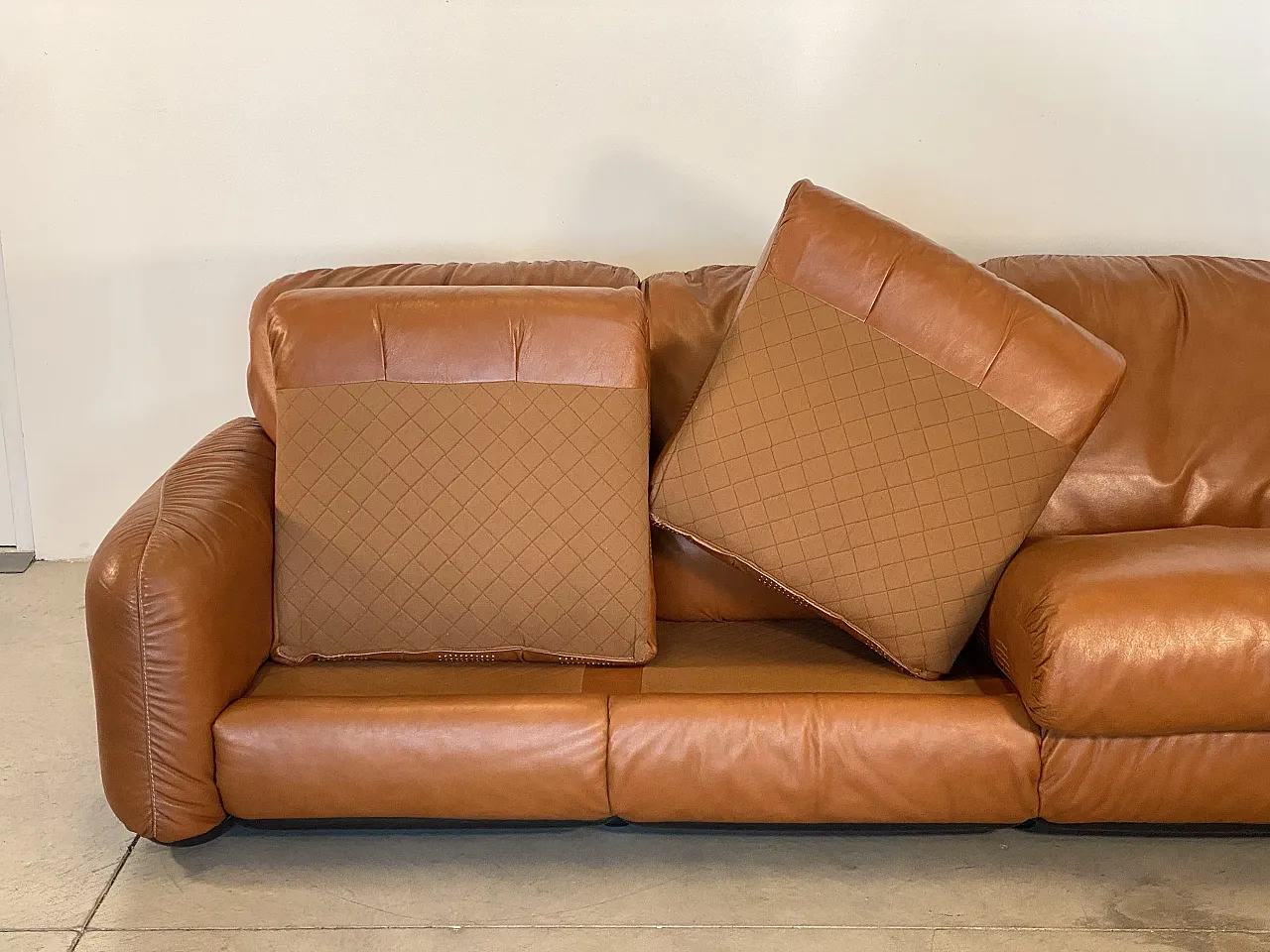 Leather sofa mod. Piumotto di Arrigo Arrigoni for Busnelli 70s 15