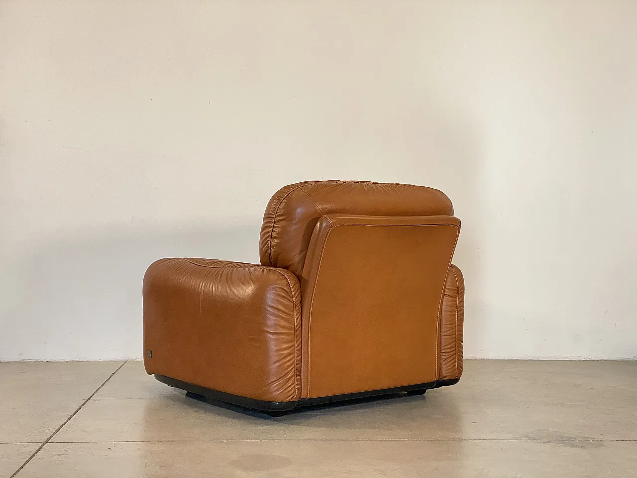 Pair of leather armchairs mod. Piumotto by A. Arrigoni for Busnelli 2