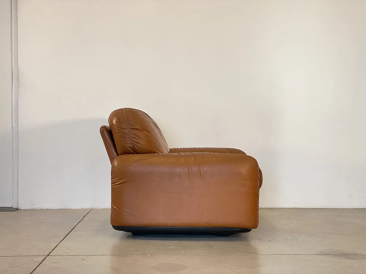 Pair of leather armchairs mod. Piumotto by A. Arrigoni for Busnelli 10