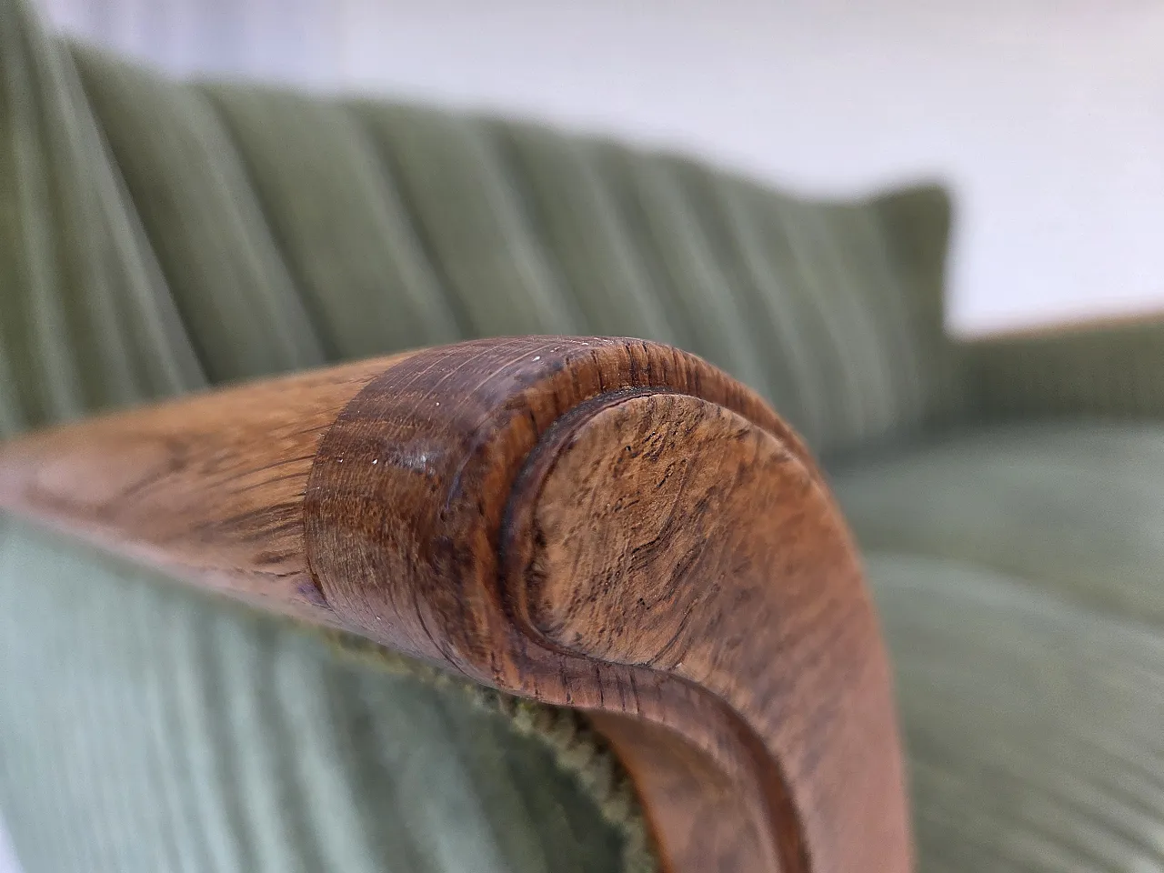 Anni '60, divano danese a 3 posti, velluto per mobili verdi, legno di quercia. 8