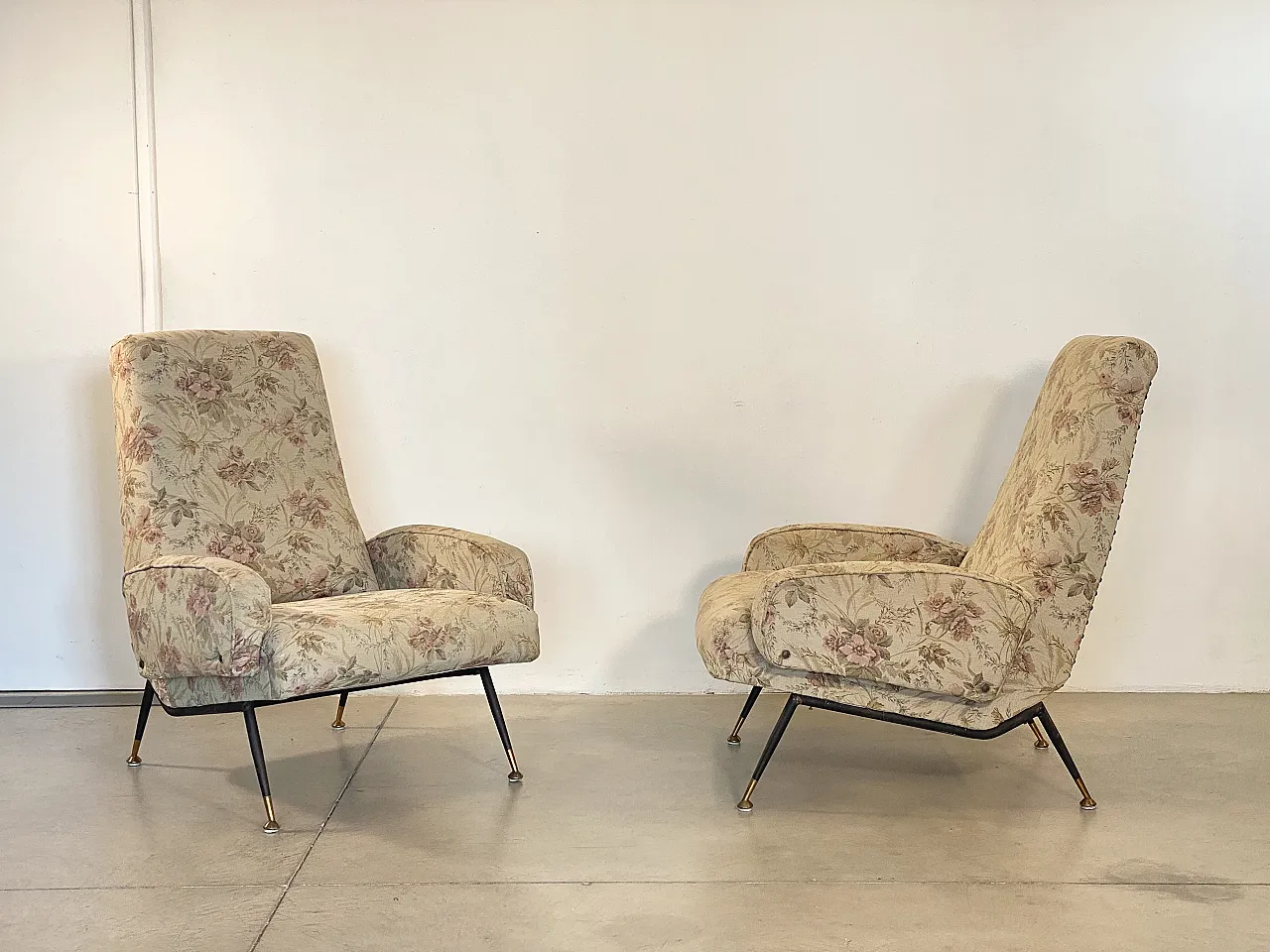 Pair of armchairs in the style of Nino Zoncada 1950s 3