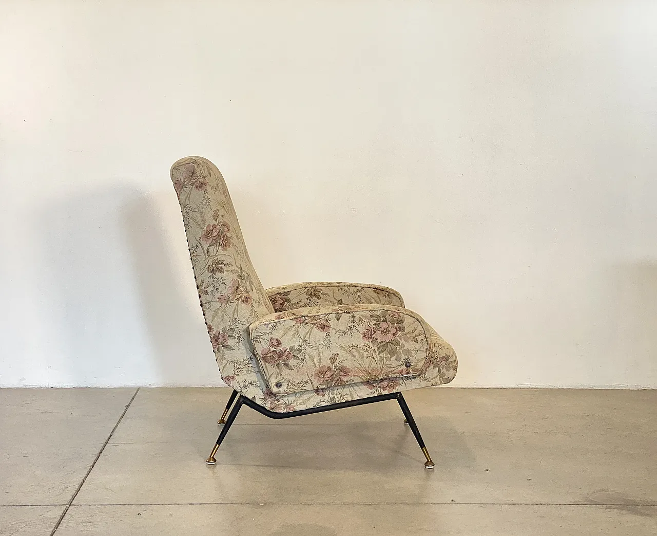 Pair of armchairs in the style of Nino Zoncada 1950s 14